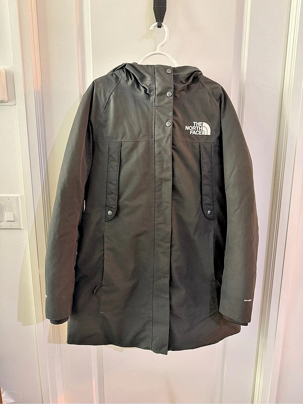 The North Face 550 Down Winter Parka – Removable Fur & Backpack Straps